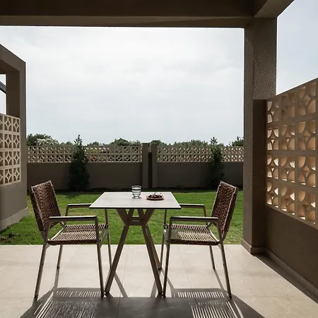 Pournari Mountain Торони