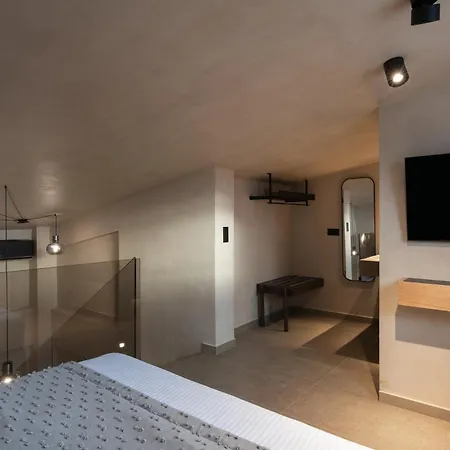 Pournari Mountain Hotel Toroni