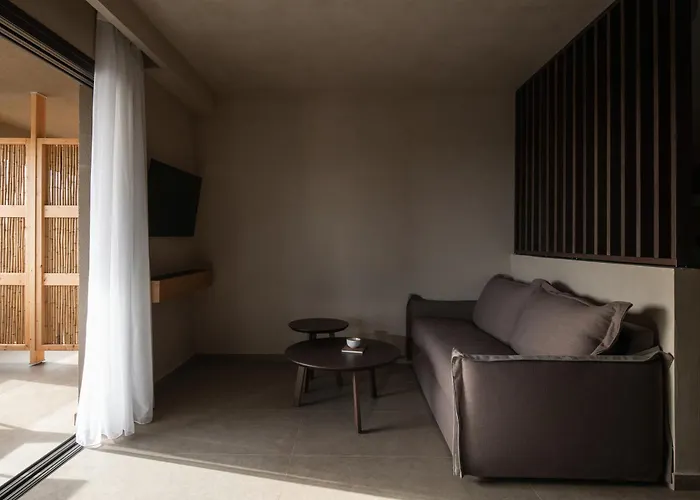 Pournari Mountain * Toróni