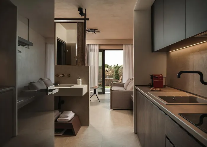 Pournari Mountain * Toróni