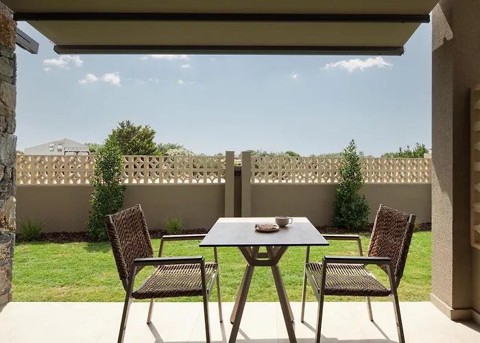 Pournari Mountain Szálloda *